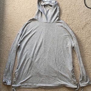 Oversized sweatshirt w hoody.